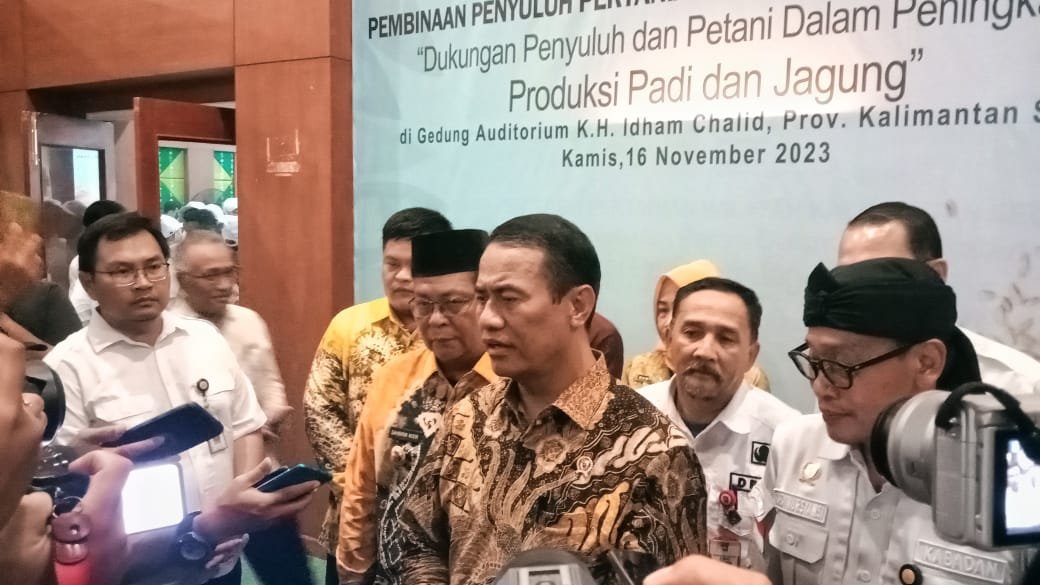 Mentan Ajak Petani Dan Penyuluh Wujudkan Swasembada Pangan Di Kalsel ...