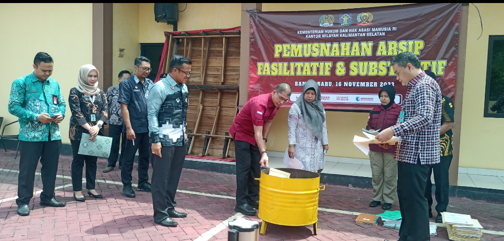 Pemusnahan Arsip Dokumen, 4 UPT Di Pimpin Oleh Kepala Imigrasi Kelas 1 TPI Banjarmasin