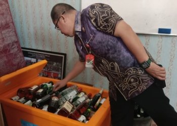 Penjual Miras di Banjarbaru Kena Denda Segini