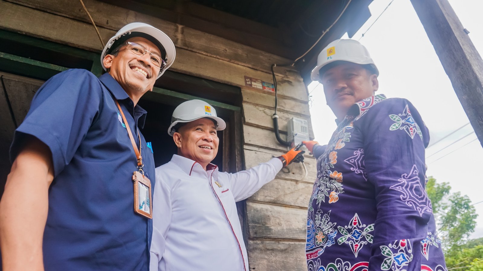 PLN Listriki 10 Desa Terpencil di Kalteng
