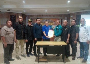 DPRD Banjarbaru Hibahkan Alat Pemadam Kebakaran