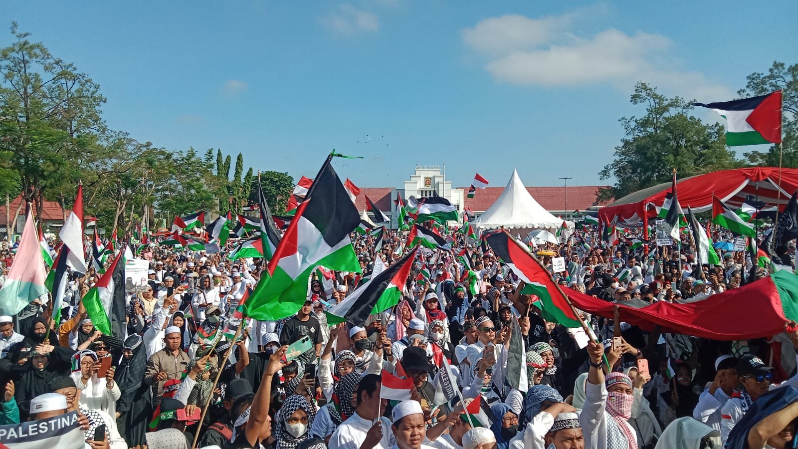Bak Lautan Manusia Aksi Bela Palestina di Murdjani