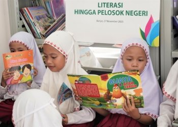 Komitmen Jalankan Tujuan SDG’s, PLN Berikan Bantuan Literasi Hingga Pelosok Negeri