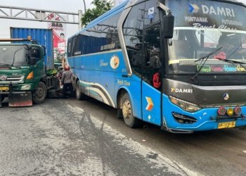 Heroik, Bripda Muhammad Novandro Relakan Motornya Jadi Ganjal Bus Damri