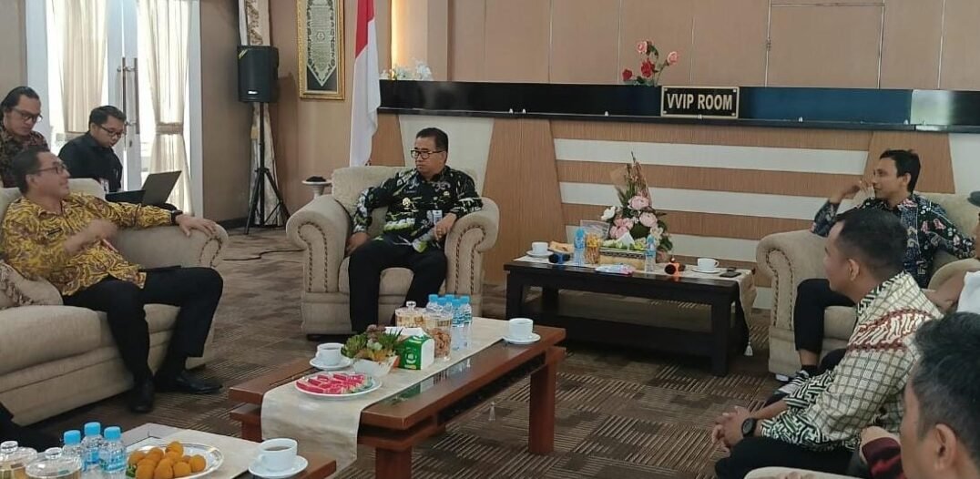Bawaslu dan Pemprov Kaltim Bahas Fasilitas Tes Kesehatan untuk Calon Pengawas TPS