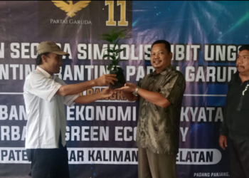 DPD Garuda Kalsel Serahkan 20 Ribu Bibit Pohon Untuk 2 Kabupaten, Kopi Untuk Warga Kabupaten Banjar