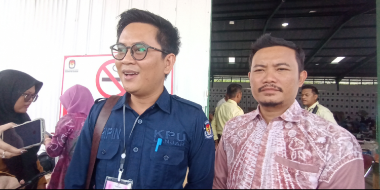 Pelipatan Kertas Surat Suara Sudah 25 Persen Di KPU Kabupaten Banjar