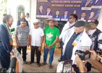 Ketua Umum DPP Partai NasDem Surya Paloh Temui Warga Mali Mali Kabupaten Banjar