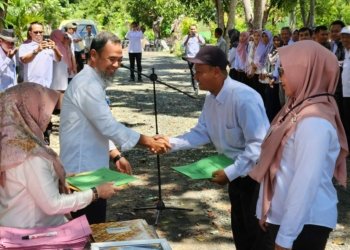 Penyuluh Dan Kelompok Petani Berprestasi Dapat Penghargaan