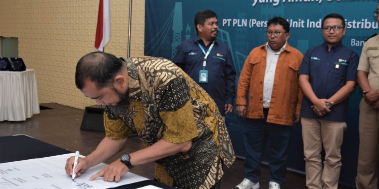 Jalankan Core Value AKHLAK BUMN, PLN UID Kalselteng Gelar Forum K3 Mitra Kerja