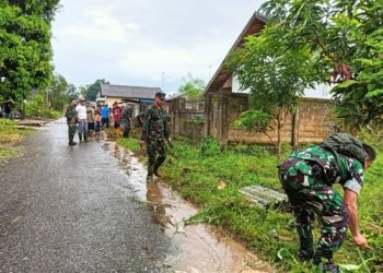 Koramil Banjarbaru Bersama Warga Bersihkan Lingkungan Cegah Penyakit Dan Banjir