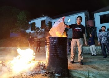 Sebanyak 1.303 Surat Suara Dibakar
