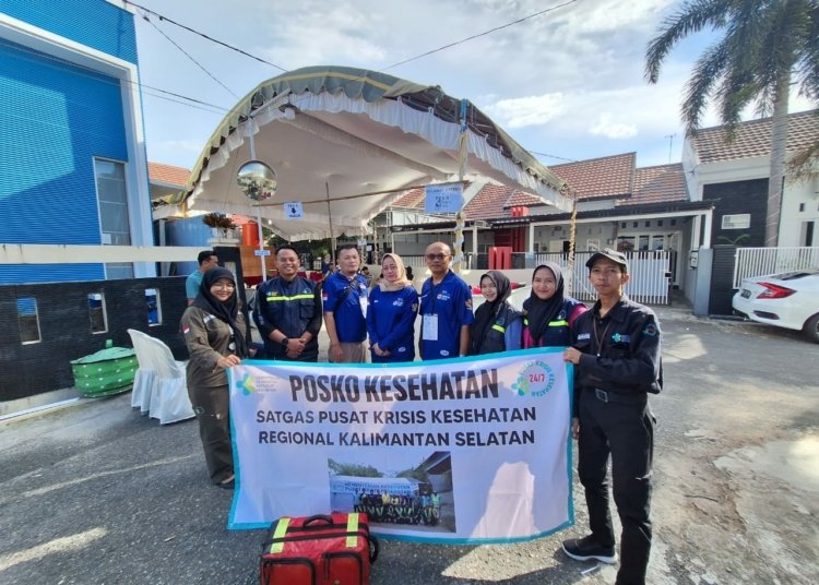TCK EMT Dan Satgas Regional Kalimantan Selatan Pusat Krisis Kesehatan Lakukan Pemantauan Dan Periksa Kesehatan Petugas KPPS