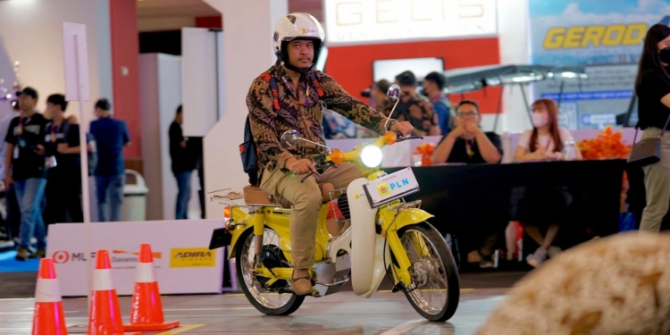 Kembali Hadir di IIMS 2024, PLN Usung Support System Kendaraan Listrik di Indonesia