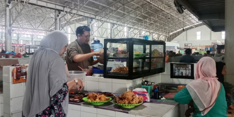 Harga Beras Mahal, Sekarang Tambah Nasi Bayar