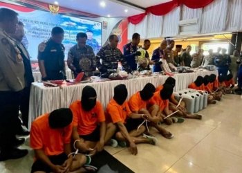 Ditpolairud Polda Kalsel Amankan 13 Perompak Kapal