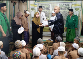 Guru Muhammad Syauqi Buka Puasa Bersama Anak Panti Asuhan
