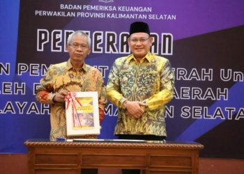 Bupati Kotabaru Sayed Ja’far Serahkan LKPD 2023 Ke BPK RI