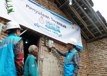 Awal Ramadan, PLN Sambung Listrik Gratis 2.920 Keluarga Prasejahtera Dari Donasi Pegawai di Berbagai Daerah