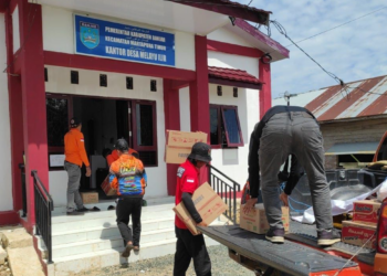 BPBD Kabupaten Banjar Serahkan Bantuan Untuk Warga Kampung Melayu Ilir Yang Kebanjiran
