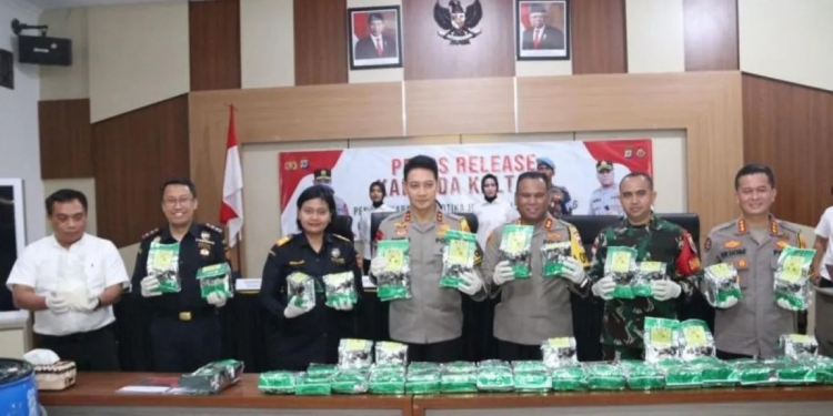 Polda Kaltara Tangkap Pelaku Penyelundupan 50 Kg Sabu Dari Malaysia