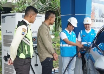 Tempuh Jarak Ratusan Kilometer dengan EV, Pemudik Lintas Kalimantan Nikmati SPKLU PLN