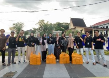 Naga Intan Kabupaten Banjar 2022 Bagikan Ratusan Takjil Ke Pengendara
