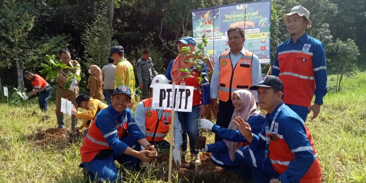 PT. Indocement Tunggal Prakarsa Tarjun Bersama Pemerintah Daerah Peringati Hari Bumi Sedunia