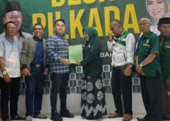 Andoko Abdi Serahkan Formulir ke Kantor DPC PKB, Ririk : Kami Mendukung Sepenuhnya