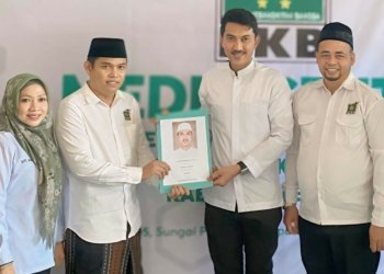 Saidi Mansyur Serahkan Berkas Ke DPC PKB Kabupaten Banjar