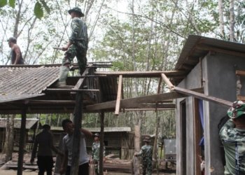 TMMD Kodim 1022/Tanbu Bongkar RTLH Hingga Bersihkan Embung