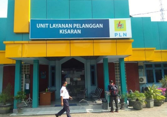 Aktivis Nilai Manager PLN ULP Kisaran Mencla-Mencle Terkait Penggunaan Tiang PLN Oleh Swasta