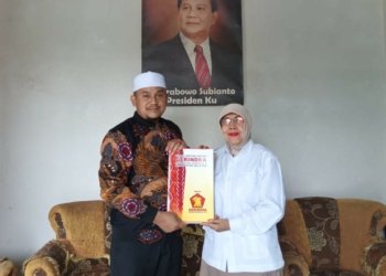 Muhammad Iqbal (H Ibank) Serahkan Berkas Sebagai Bakal Calon Wakil Bupati Kabupaten Banjar Ke Partai Gerindra