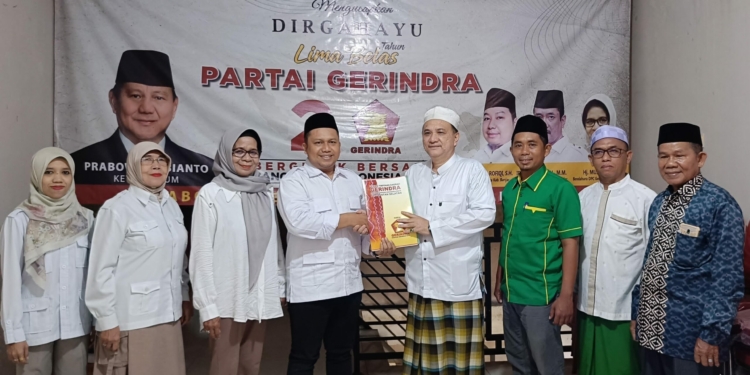 H Syaifullah Tamliha Masukan Berkas Bakal Calon Bupati Kabupaten Banjar Ke DPC Partai Gerindra