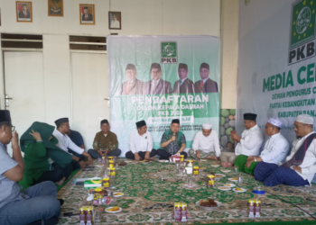 Syaifullah Tamliha Antar Berkas Pendaftaran Ke DPC PKB Kabupaten Banjar, Ini Misinya