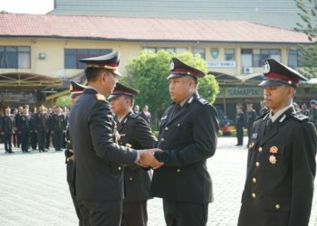 Ungkap Kasus Pembunuhan, Dua Anggota Polres Tanbu Ini Dapat Penghargaan