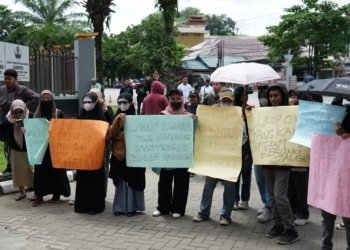Koalisi Kemerdekaan Pers Kaltim Gelar Aksi Tolak RUU Penyiaran, Tak Satupun Anggota DPRD Temui Demonstran