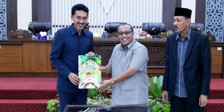 DPRD Kabupaten Banjar Gelar Rapat Paripurna Terkait Raperda Pondok Pesantren Dan Juga Raperda Bangunan Gedung