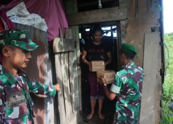 Kodim 1022/Tanah Bumbu Bagikan Nasi Kotak di Jumat Berbagi