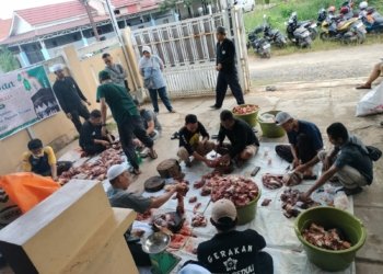 Gerakan Intan Peduli Bagikan 309 Bungkus Daging Kurban
