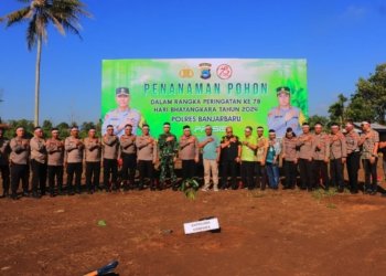 Dandim Dan Kapolres Banjarbaru Tanam Pohon Lestarikan Lingkungan HUT Bhayangkara Ke -78