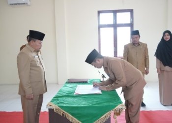 Bupati Asahan Lantik 2 Pejabat Administrator di Disdukcapil
