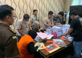 Tersangka Kasus Dugaan Penipuan Investasi Diserahkan ke Kejari Banjarbaru, Total Kerugian Capai Puluhan Miliar