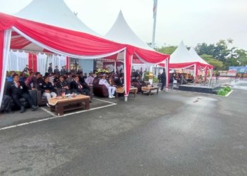 Kapolres Tanah Bumbu Pimpin Upacara HUT Bhayangkara ke 78 di Halaman Polres