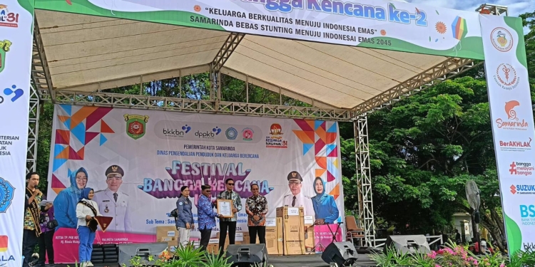 Andi Harun Raih Penghargaan Manggala Karya Kencana Dari BKKBN RI