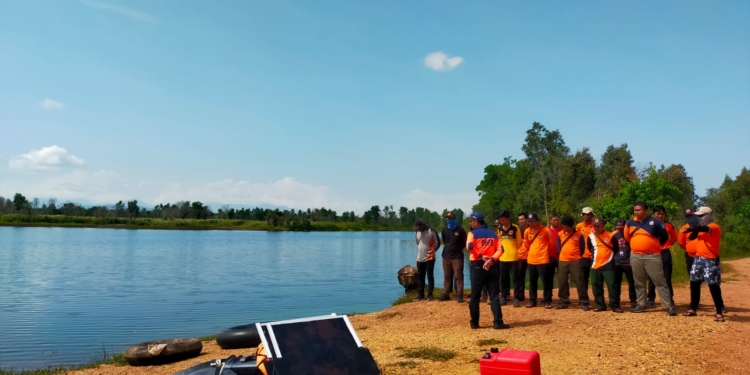 Pelatihan Perahu Karet oleh TRC BPBD Kabupaten Banjar di Danau Seran Banjarbaru