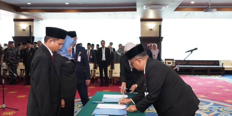 Pj Gubernur Kaltim Lantik Delapan Pejabat Tinggi Pimpinan Pratama Lingkup Pemrov Kaltim