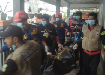DPKP Kabupaten Banjar Lakukan Evakuasi Mayat Di Jalan Sekumpul Raya
