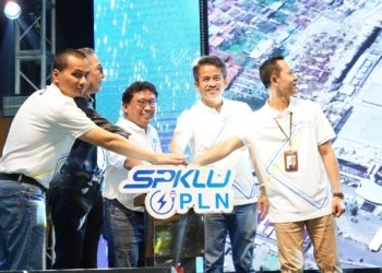 Resmikan SPKLU Kemitraan Pertama di Kalsel, Kini Duta Mall Siap Manjakan Pengguna EV