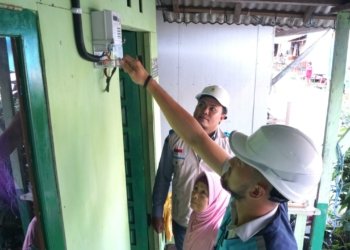 PLN Nyalakan Mimpi Murtini: Kini Sudah Bisa Nikmati Listrik Sendiri